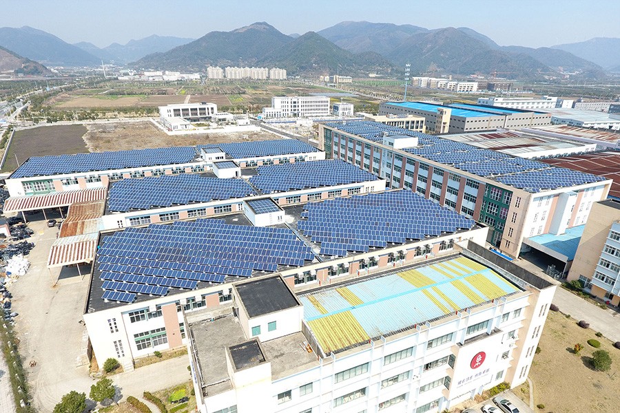 【凯发马竞】【 2025k8.com 支持USDT大额存取秒到 】致力于为每个家庭带来便捷、时尚的生活解决方案。我们的晾衣杆采用优质材料，坚固耐用，特别设计的防风结构确保您的衣物在任何天气条件下都能安全晾晒。无论是阳台、户外还是室内，凯发马竞的晾衣杆都能为您提供充足的晾晒空间，满足不同家庭的需求。 访问我们的官方网站——凯发·k8(国际)-马竞赞助商·官方网站，了解更多关于k8凯发的产品信息，探索